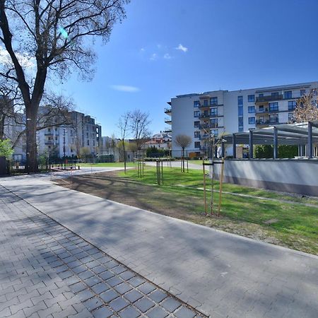 Jacuzzi Apartment Red Cracovie Extérieur photo