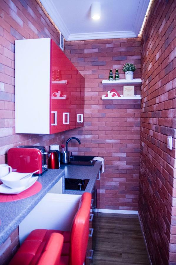 Jacuzzi Apartment Red Cracovie Extérieur photo